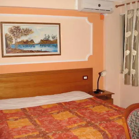 Lido Hotel 3*